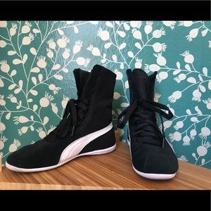 PUMA Eskiva High Sneaker.